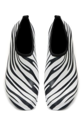 Bright Zebra Desenli Kaymaz Tabanlı Esnek Hafif Kadın Havuz Plaj Deniz Ayakkabısı - 5